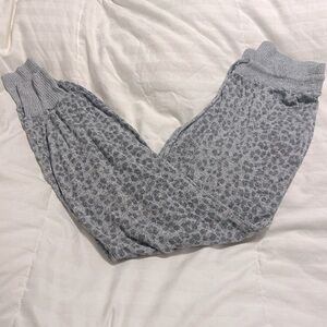 Gap - Gray Leopard Joggers - Extra Small